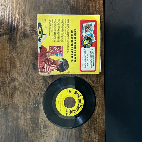 PETER PAN RECORDS "The Pied Piper" Book & Record - Picture 6 of 8